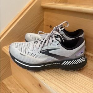 Brooks Adrenaline GTS Gray and Black Athletic Shoes